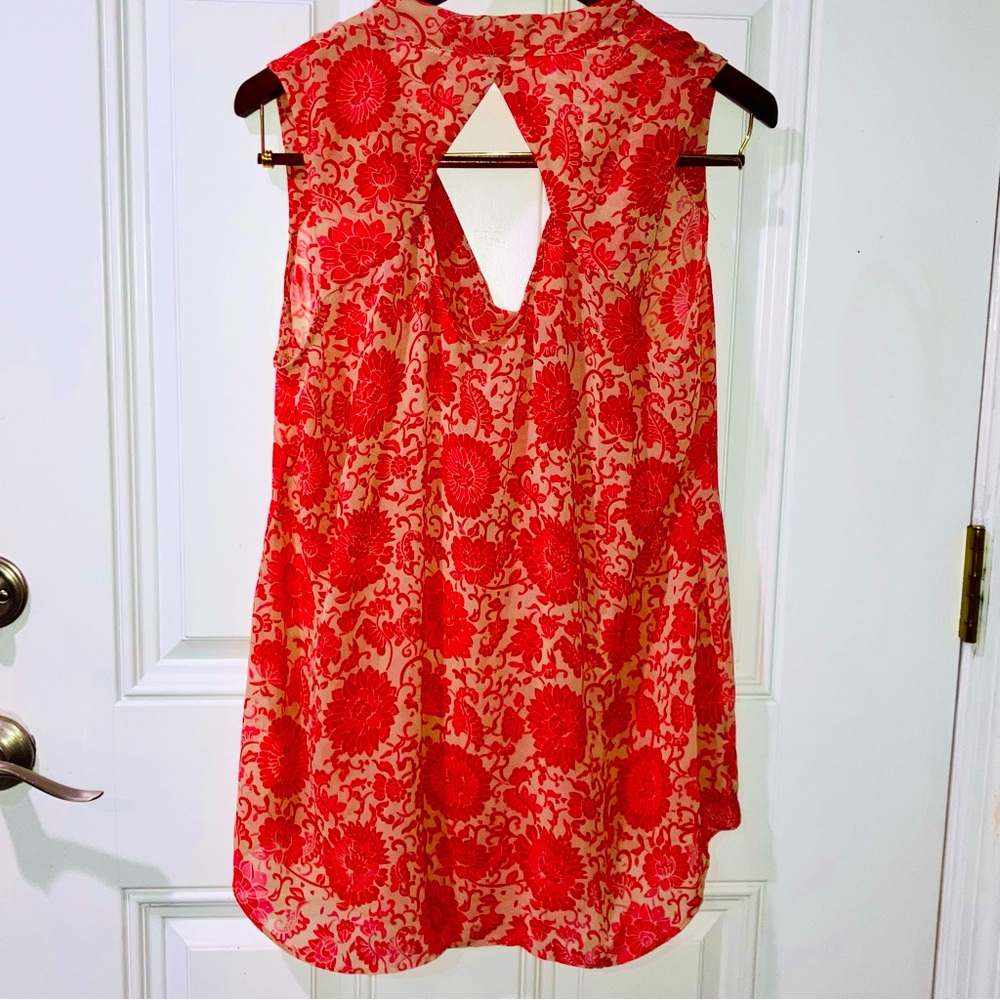 *5 for $25!* Cabi Vita Floral Red Pink Drape Sleeveless Blouse Feminine Boho L - Picture 8 of 9